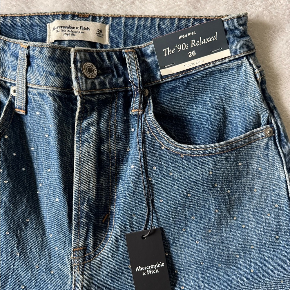 NWT abercrombie 90s relaxed high rise curve love jewel detail light jeans sz 26